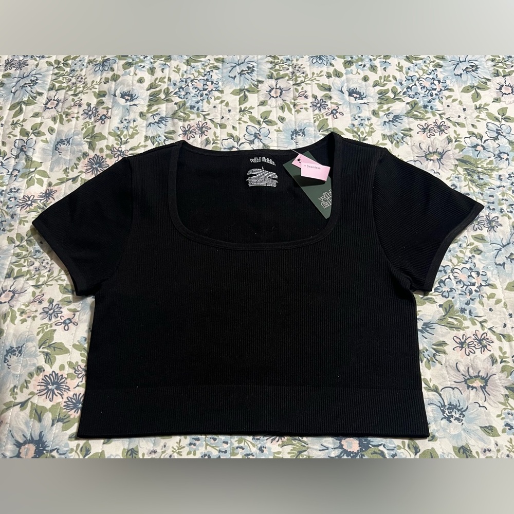 Women’s Wild Fable Crop Top Size (L)